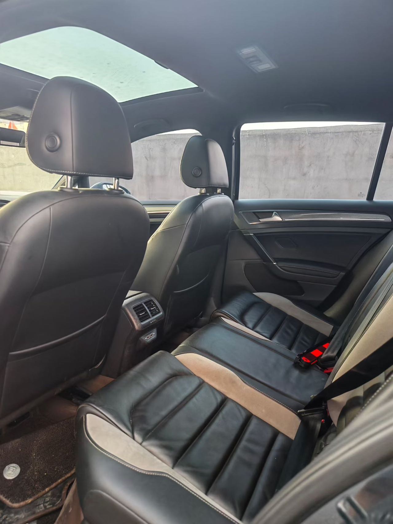 Volkswagen Golf 2020 car image #5