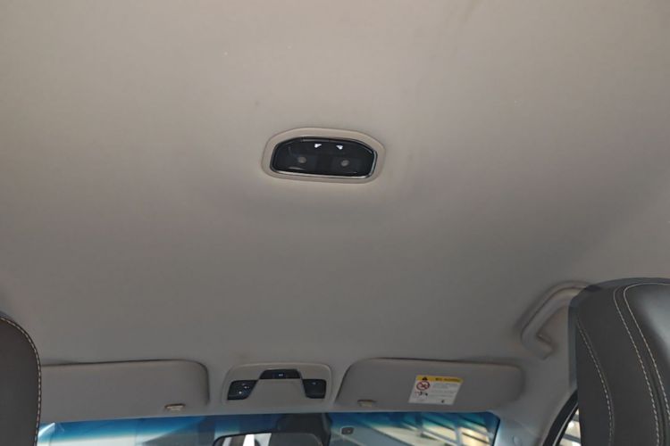 GEELY Emgrand 2019 صورة سيارة #18