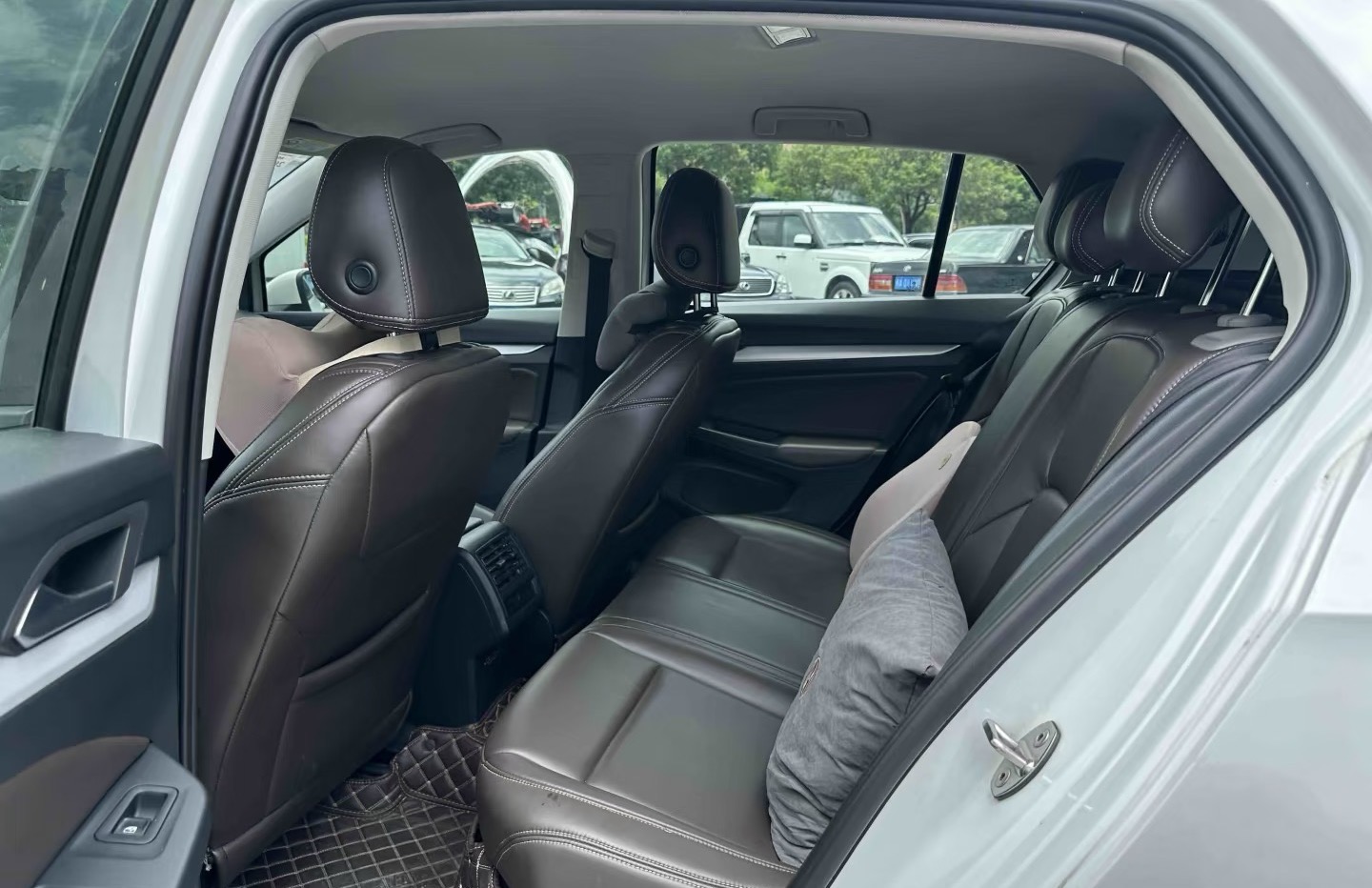 2024 immagine di auto #5