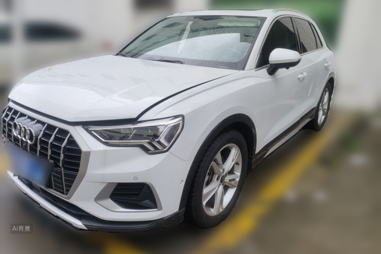 Audi Q3 2022 car image #2