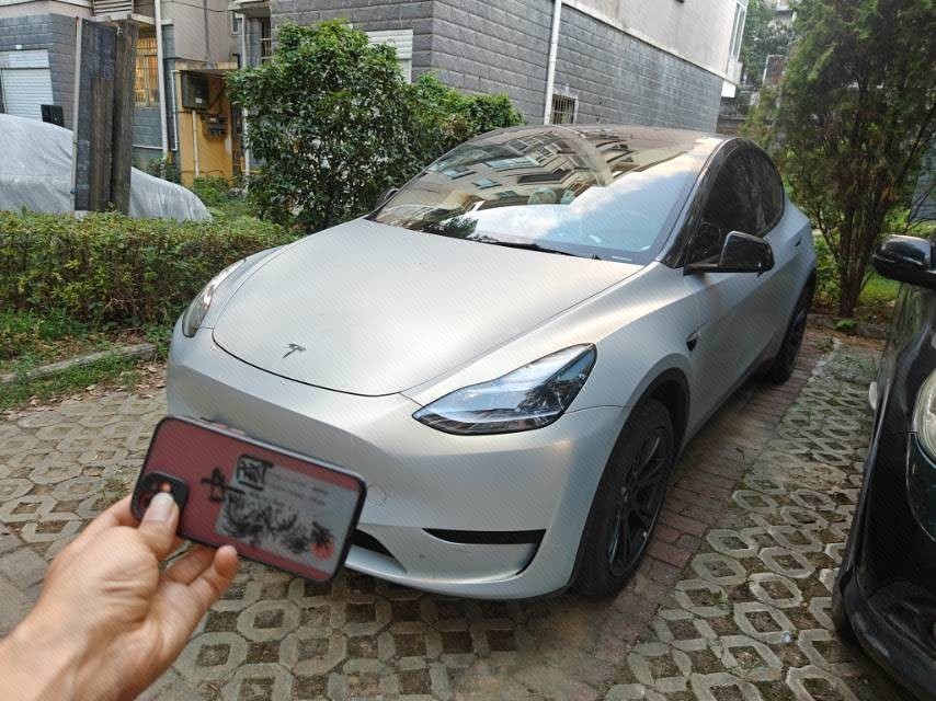 Tesla Model Y 2025 car image 