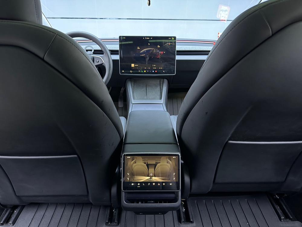 Tesla Model 3 2024 car image #16