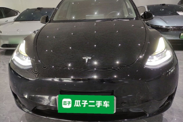 Tesla Model Y 2023 car image #3