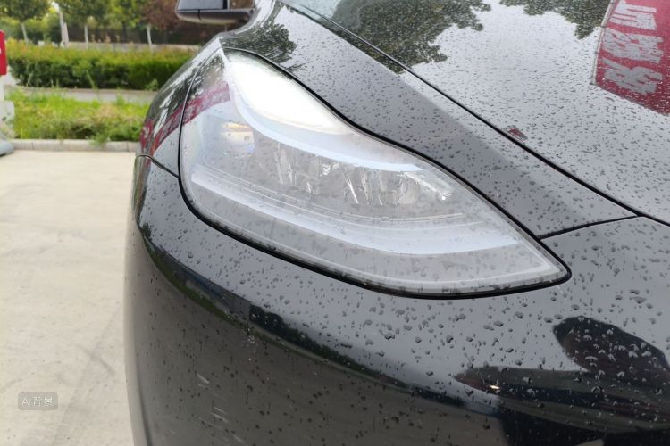 Tesla Model Y 2022 car image #8