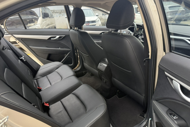 GEELY Emgrand 2018 #13 GEELY Emgrand 2018 immagine di auto #13