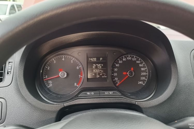 Volkswagen Polo 2018 car image #12