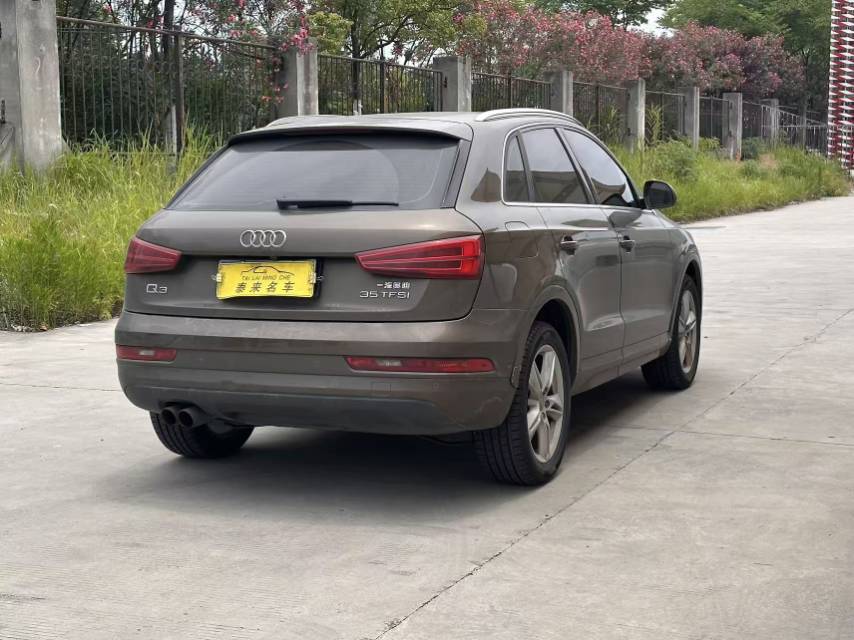 Audi Q3 2016 car image #7