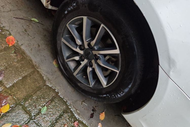 GEELY Emgrand 2020 car image #9