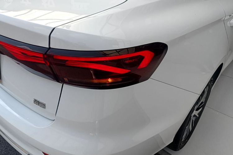 GEELY Emgrand 2025 car image #8