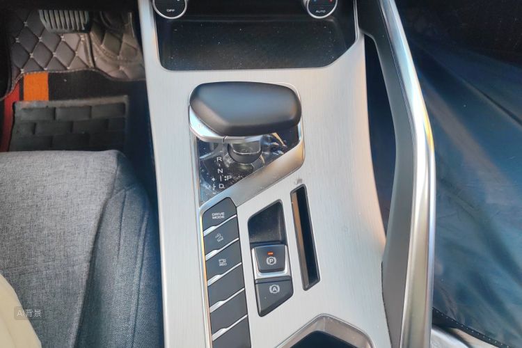 GEELY Coolray 2023 #16 GEELY Coolray 2023 car image #16