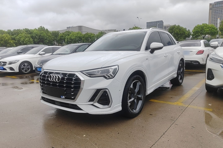 Audi Q3 2022 #2 Audi Q3 2022 car image #2