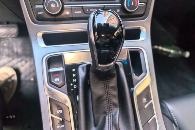 GEELY Emgrand 2019 car image #16