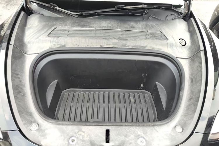 Tesla Model Y 2021 #20 Tesla Model Y 2021 car image #20