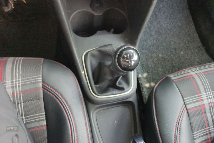 Volkswagen Polo 2018 car image #16