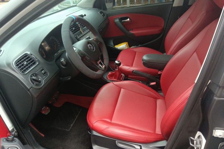 Volkswagen Polo 2018 car image #17