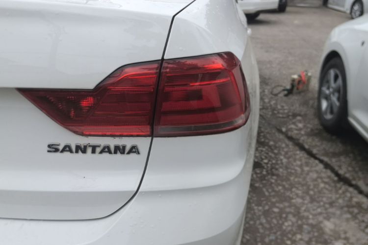 Volkswagen Santana 2021 imagen de coche #8