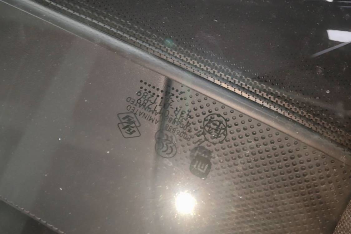 MI SU7 2024 imagen de coche #18