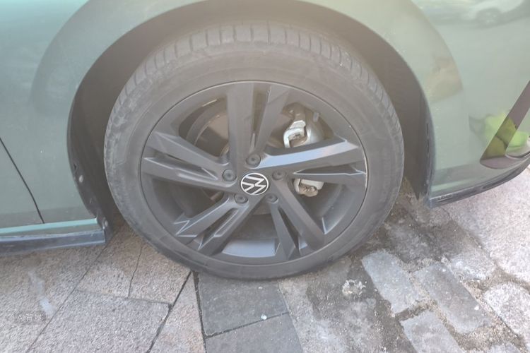 Volkswagen Golf 2022 car image #9