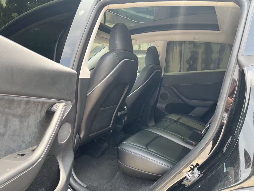 Tesla Model Y 2023 #3 Tesla Model Y 2023 car image #3