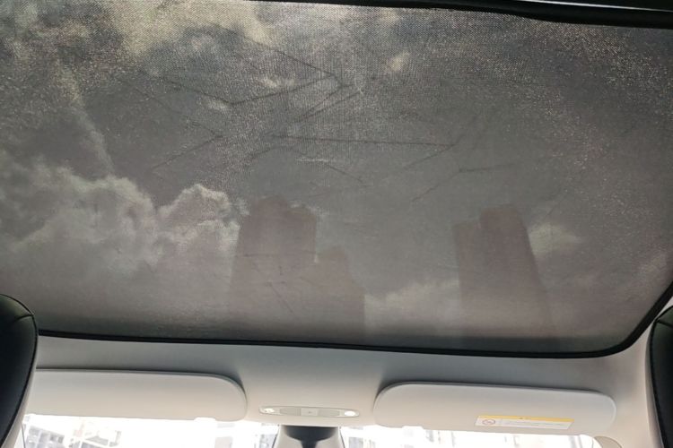 Tesla Model Y 2021 immagine di auto #18