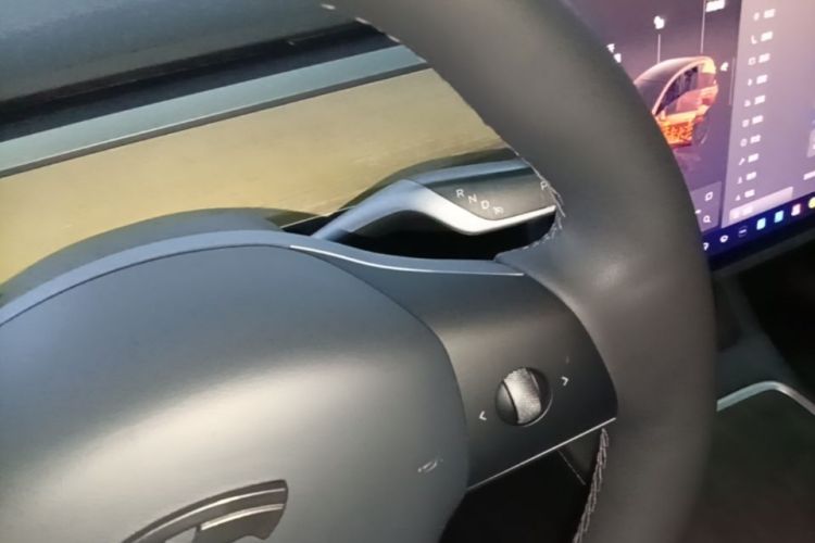 Tesla Model Y 2022 #14 Tesla Model Y 2022 car image #14