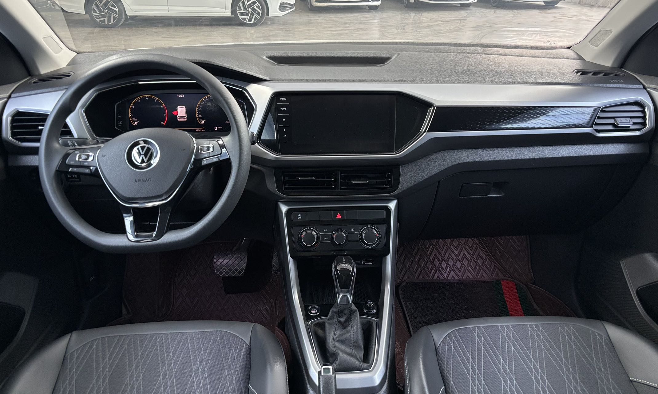 Volkswagen T-Cross 2022 #10 Volkswagen T-Cross 2022 car image #10
