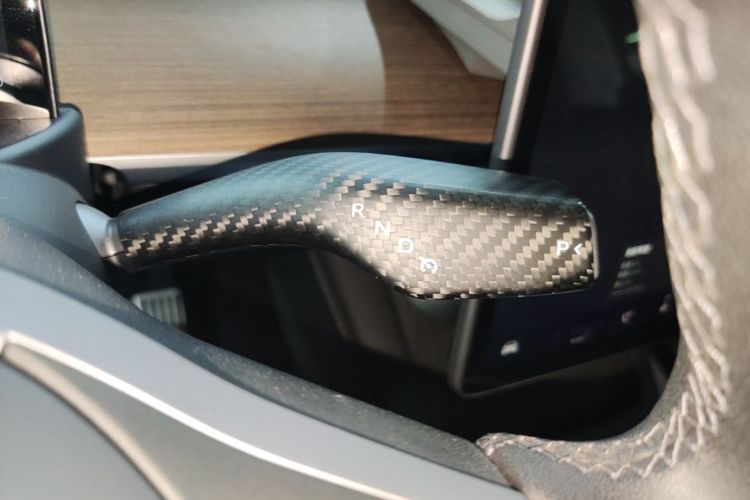 Tesla Model Y 2022 car image #18