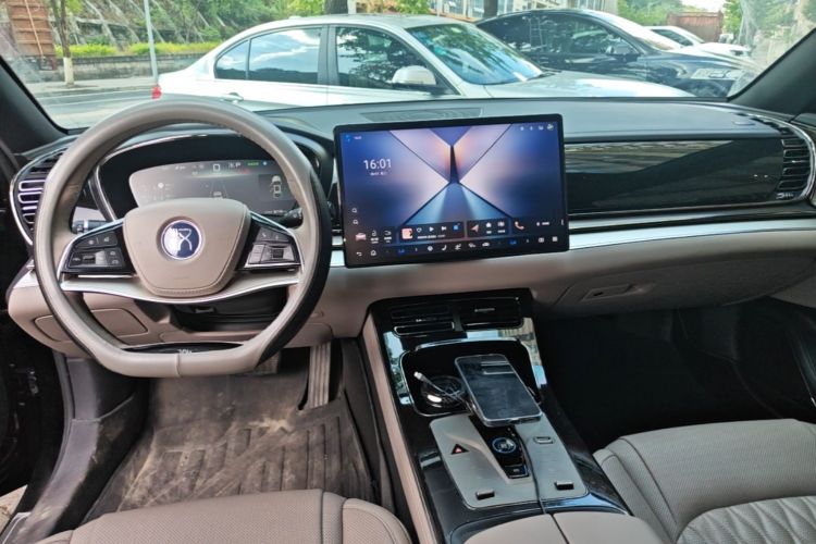 BYD Han 2024 car image #10