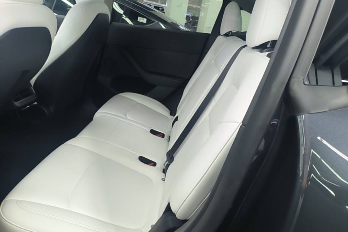 Tesla Model Y 2024 #13 Tesla Model Y 2024 car image #13