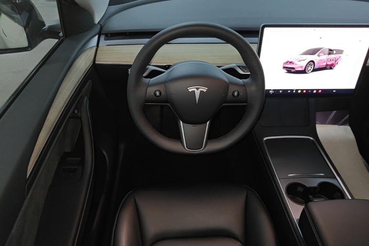 Tesla Model Y 2023 #11 Tesla Model Y 2023 car image #11