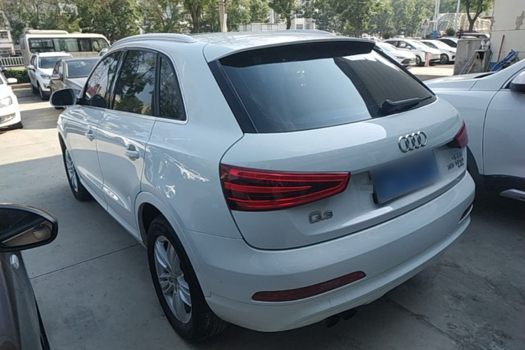 Audi Q3 2015 car image #5