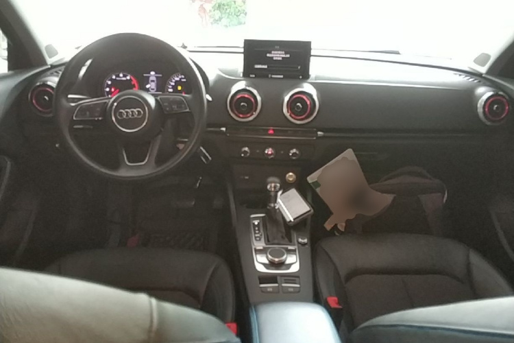 Audi A3 2019 immagine di auto #10