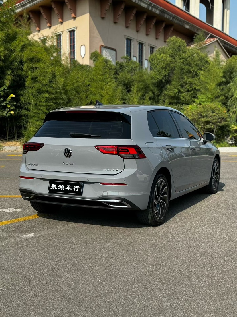 Volkswagen Golf 2023 car image #7