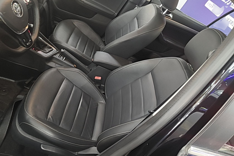 Volkswagen Lavida 2017 car image #15