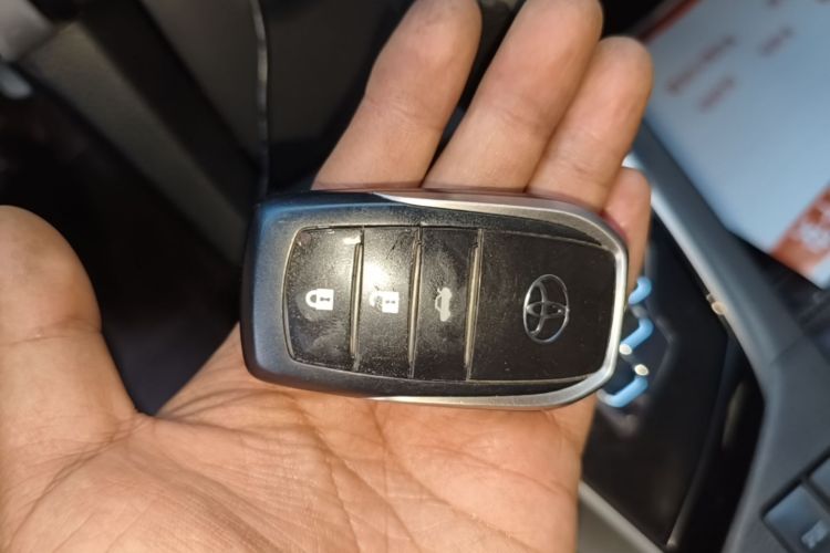 Toyota Corolla 2018 #9 Toyota Corolla 2018 car image #9
