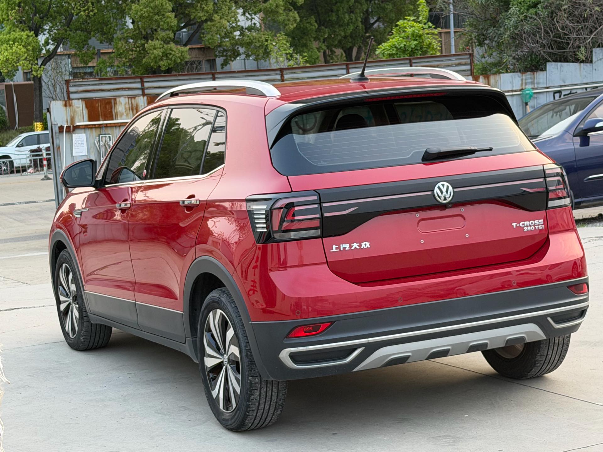 Volkswagen T-Cross 2019 car image #11