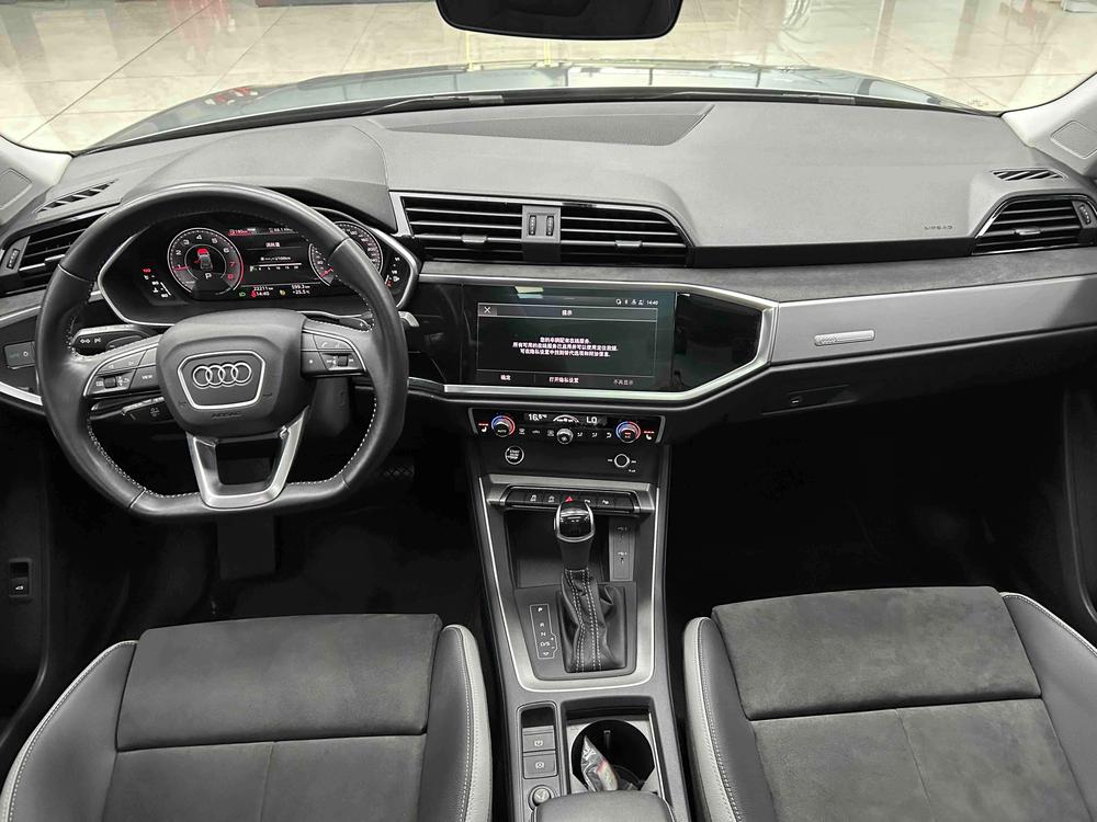 Audi Q3 2022 car image #19