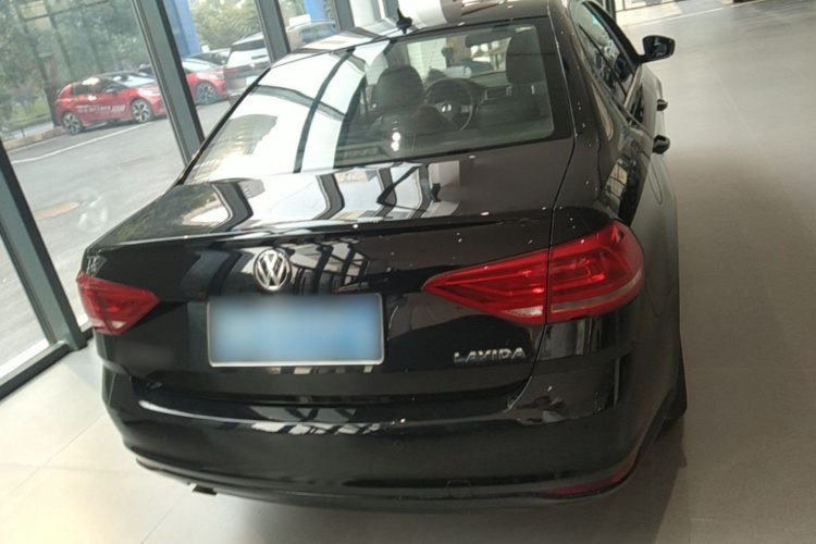 Volkswagen Lavida 2017 car image #6