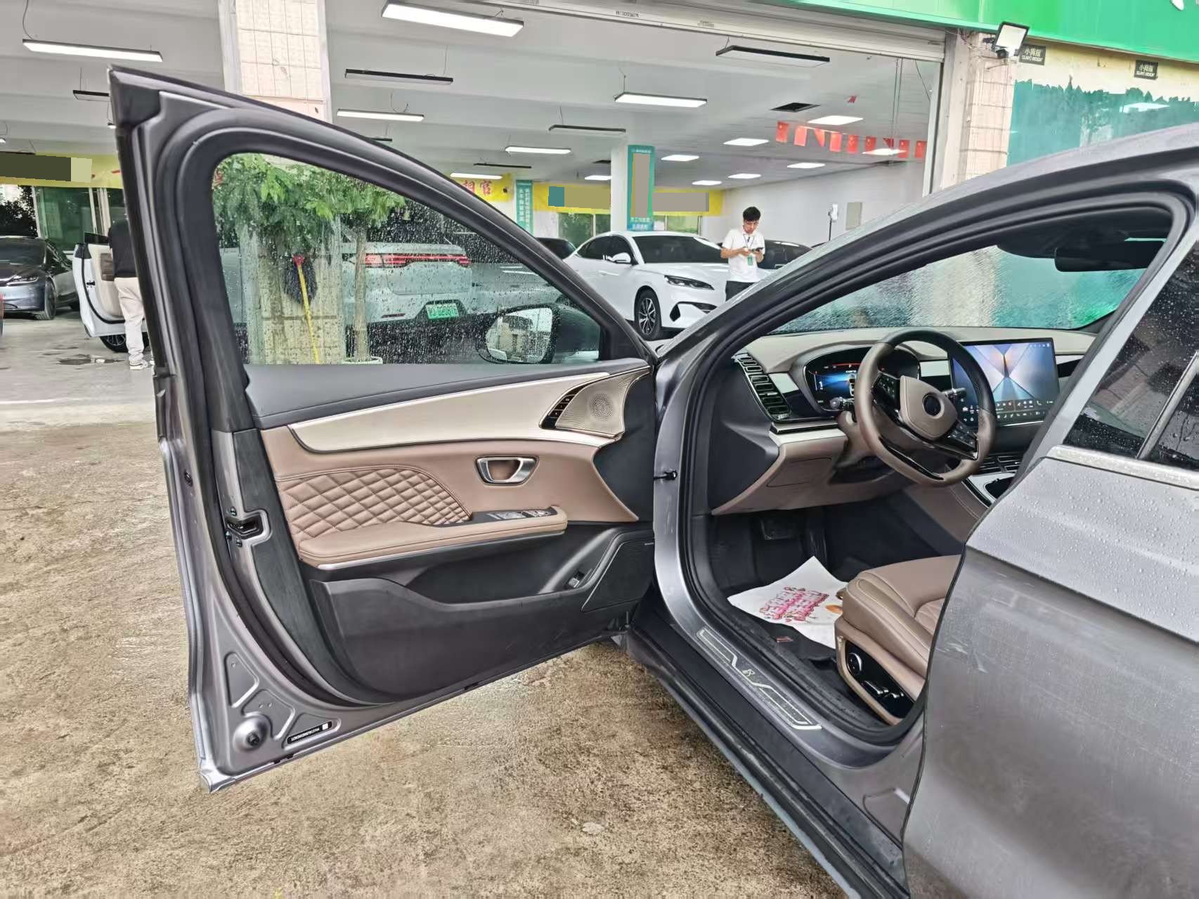 BYD Han 2024 car image #6