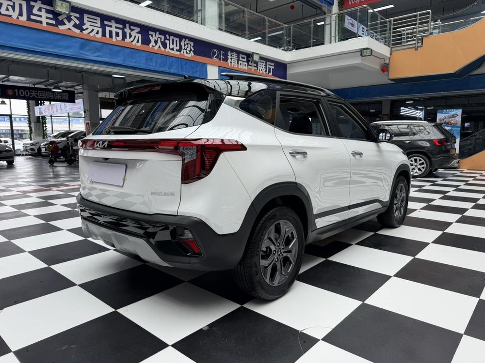 Kia Seltos 2023 car image #6