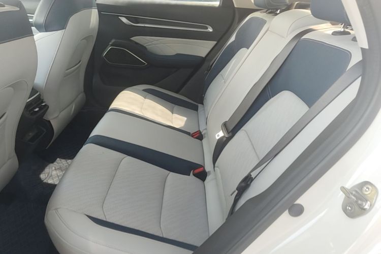 GEELY Emgrand 2021 #17 GEELY Emgrand 2021 car image #17