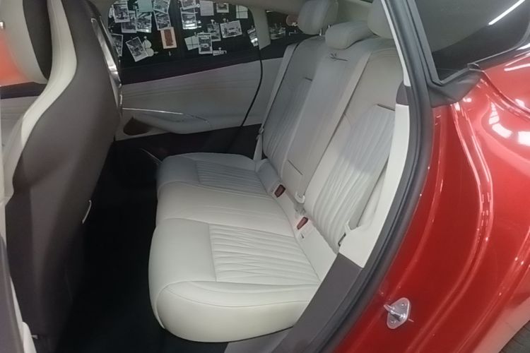 2026 #17 2026 immagine di auto #17