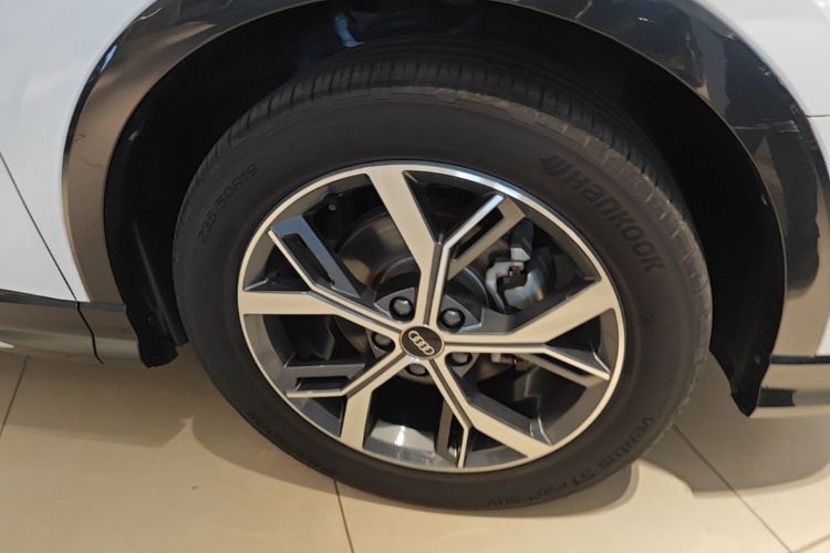 Audi Q3 2024 #9 Audi Q3 2024 car image #9