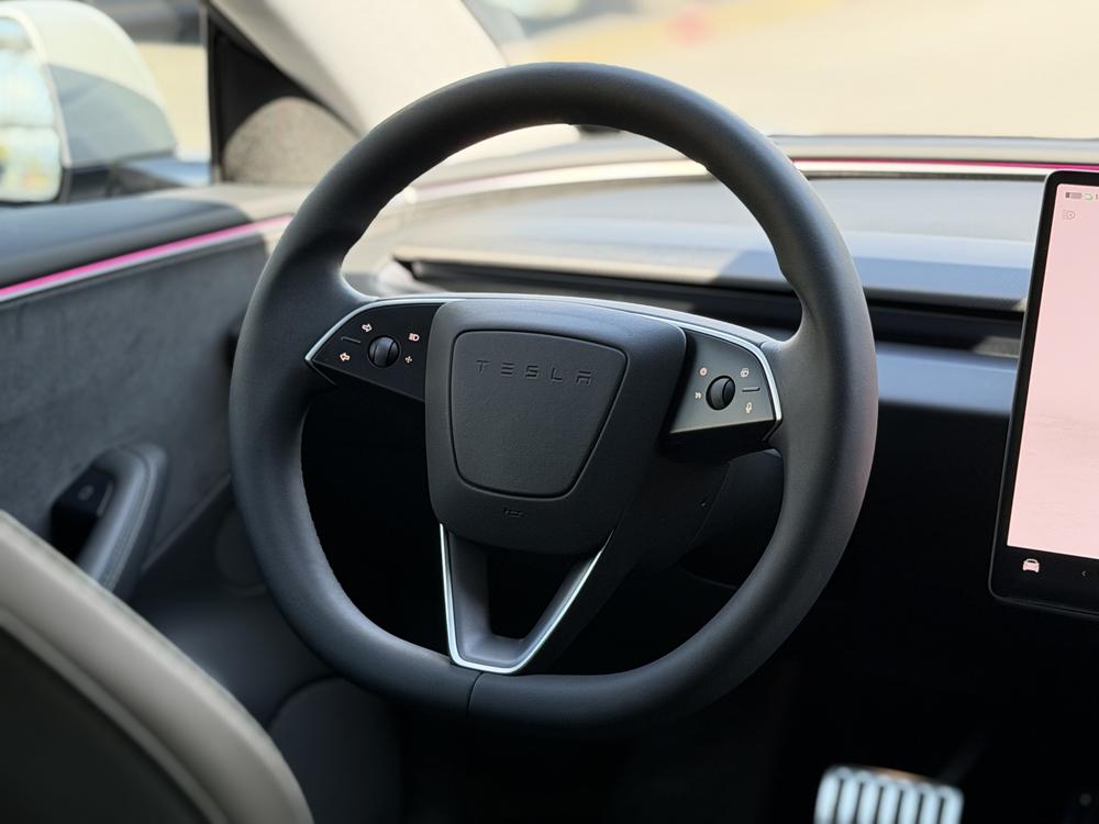 Tesla Model 3 2025 car image #7