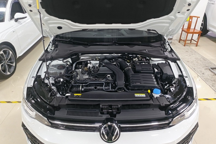 Volkswagen Golf 2025 #20 Volkswagen Golf 2025 car image #20