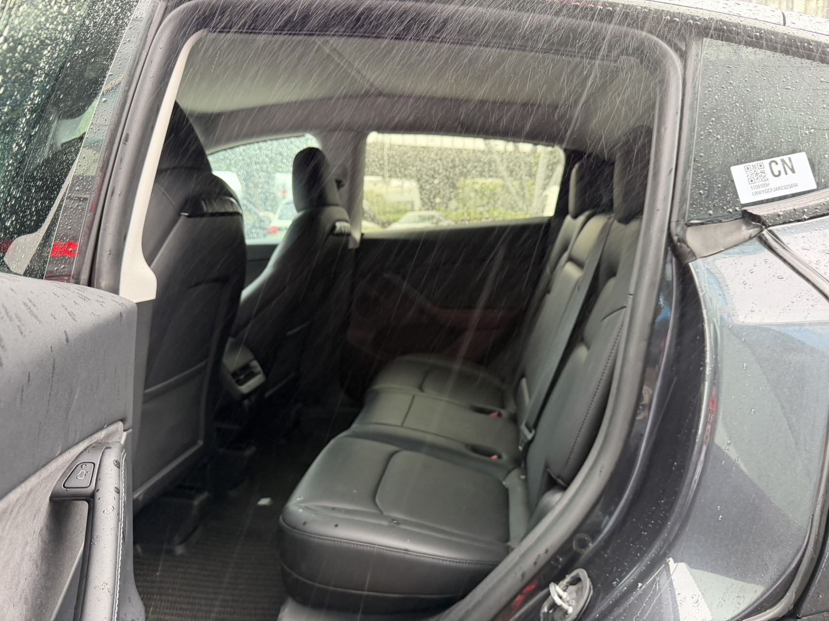 Tesla Model Y 2024 #8 Tesla Model Y 2024 car image #8