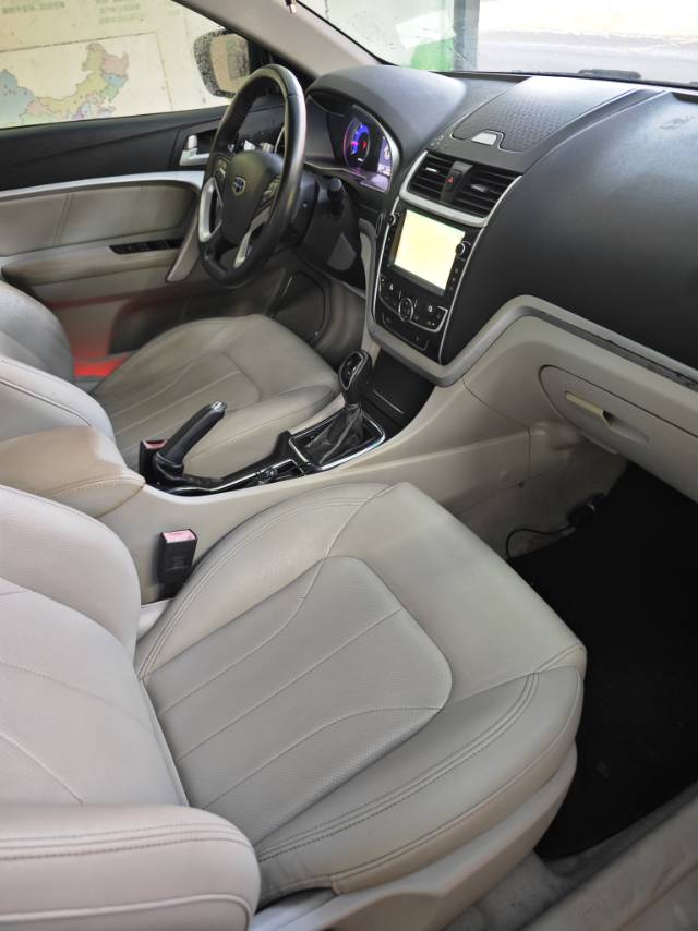 GEELY Emgrand 2015 #8 GEELY Emgrand 2015 car image #8
