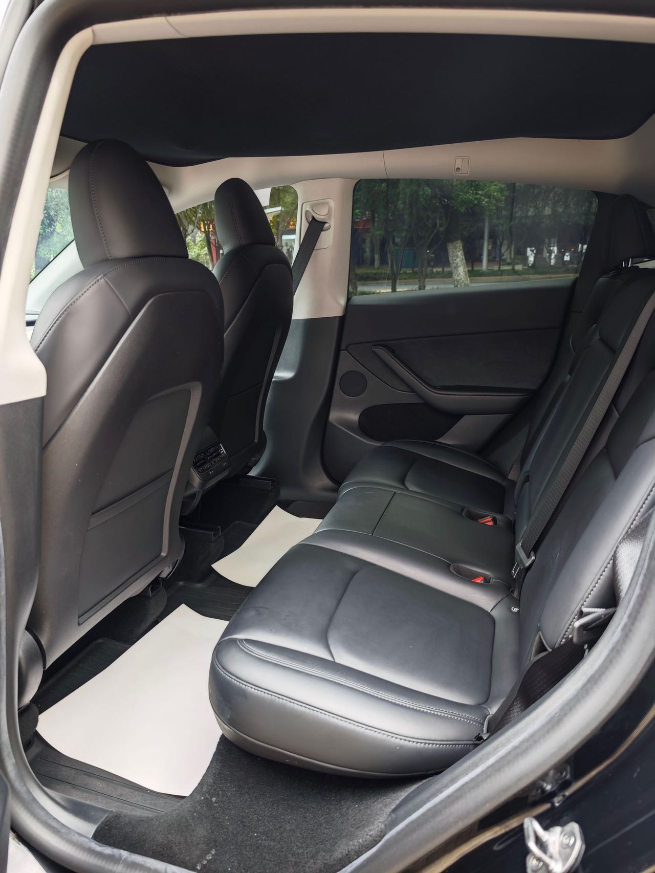 Tesla Model Y 2022 #8 Tesla Model Y 2022 car image #8