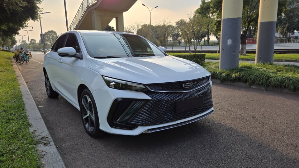 GEELY Emgrand L 2022 car image #3
