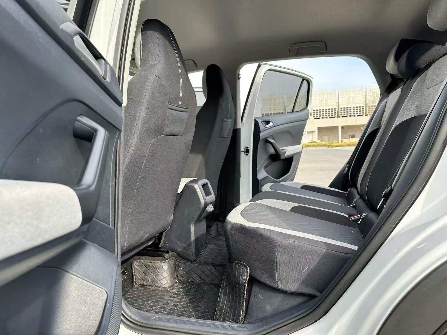 Volkswagen Tharu 2026 car image #5